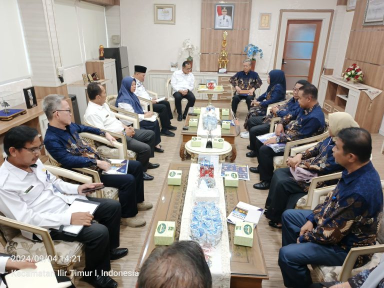 AUDIENSI FKIP UNSRI DENGAN SEKDA PROVINSI SUMATERA SELATAN MENUJU FORKOM DEKAN FKIP SE-INDONESIA DAN SULE-IC (INTERNATIONAL CONFERENCE) KE-6